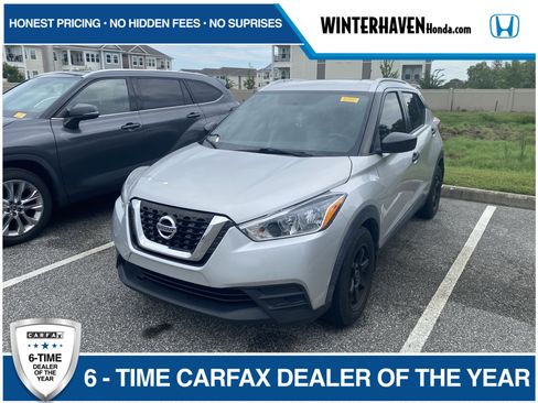 Used 2019 Nissan Kicks S FWD image 1