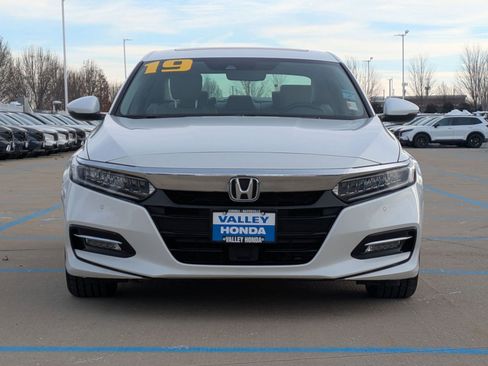 Certified 2019 Honda Accord Touring image 3