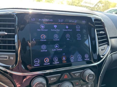 Used 2019 Jeep Grand Cherokee Limited w/ Luxury Group II image 28