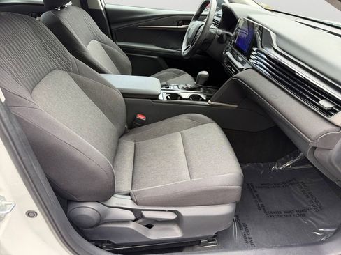 Used 2025 Toyota Camry LE FWD image 12