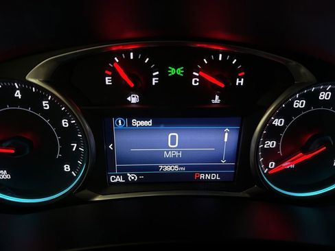 Used 2020 Chevrolet Equinox LT w/ Driver Convenience Package AWD/4WD image 4
