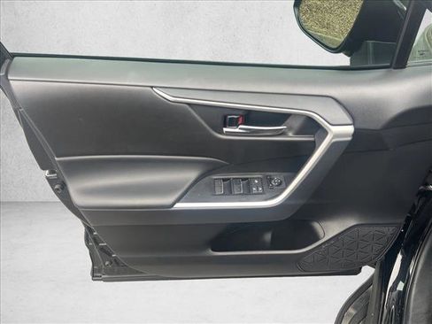 Used 2024 Toyota RAV4 AWD Hybrid image 11