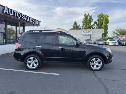 Used 2012 Subaru Forester 2.5XT Premium AWD/4WD image 2
