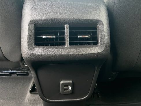 Certified 2024 Chevrolet Equinox LS w/ LS Convenience Package FWD image 8