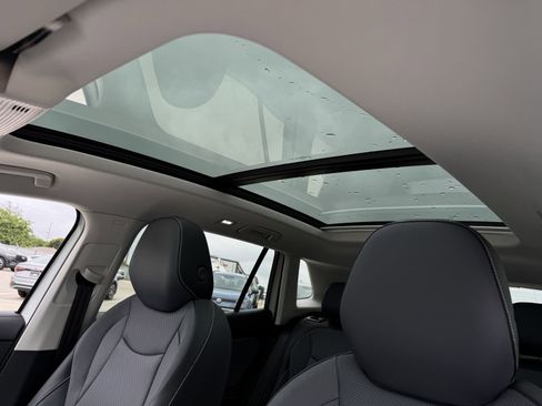 New 2026 Volkswagen Tiguan SE FWD image 23