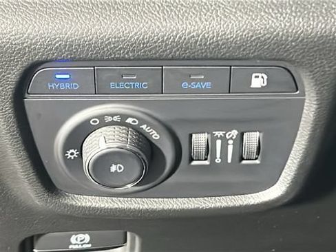 Used 2023 Jeep Grand Cherokee 4WD 4xe w/ Luxury Tech Group II image 20