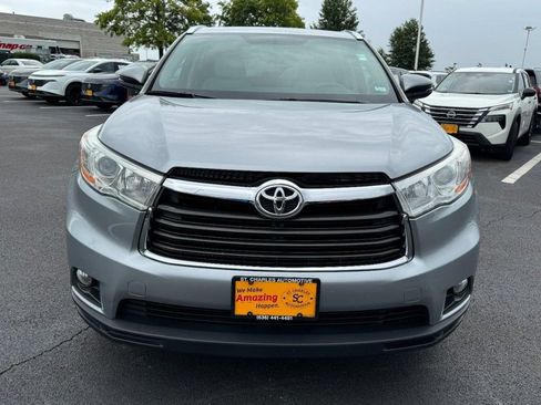 Used 2014 Toyota Highlander XLE AWD/4WD image 9