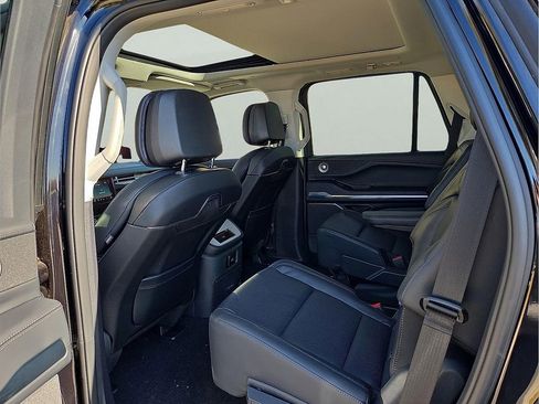 New 2025 Lincoln Navigator Reserve AWD/4WD image 10