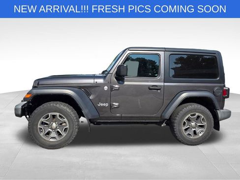 Used 2019 Jeep Wrangler Sport AWD/4WD image 3