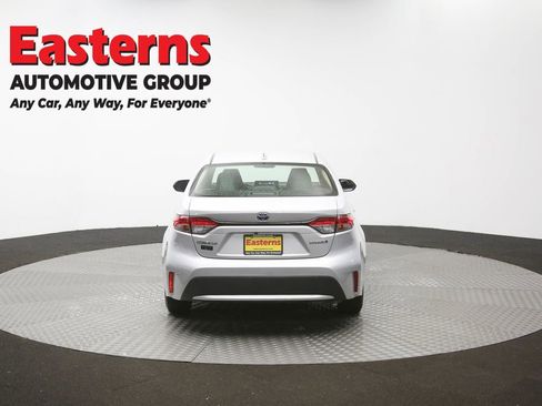 Used 2022 Toyota Corolla LE FWD image 36