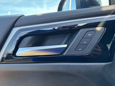 Used 2022 Mitsubishi Outlander SEL image 11