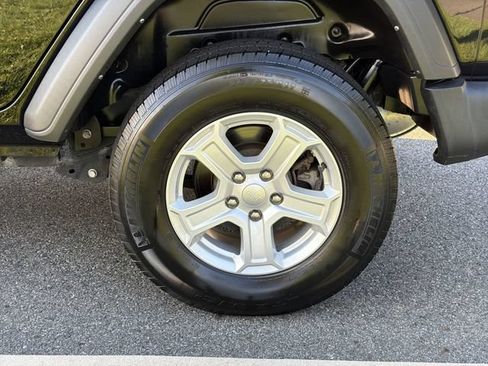 Used 2022 Jeep Wrangler Unlimited Sport AWD/4WD image 11