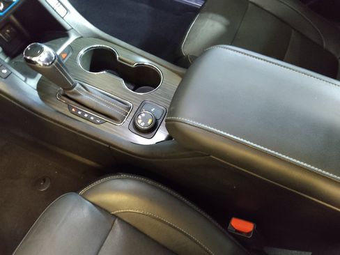 Used 2019 GMC Acadia SLT AWD/4WD image 26