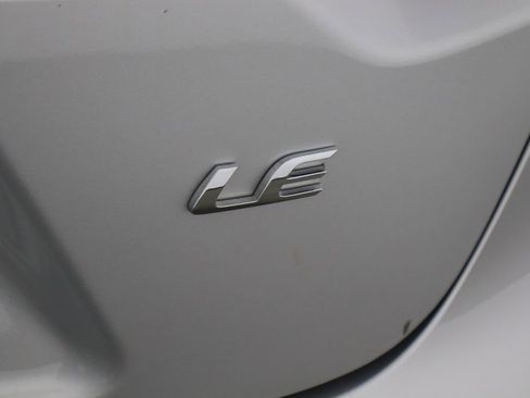 Used 2025 Toyota Corolla LE image 39