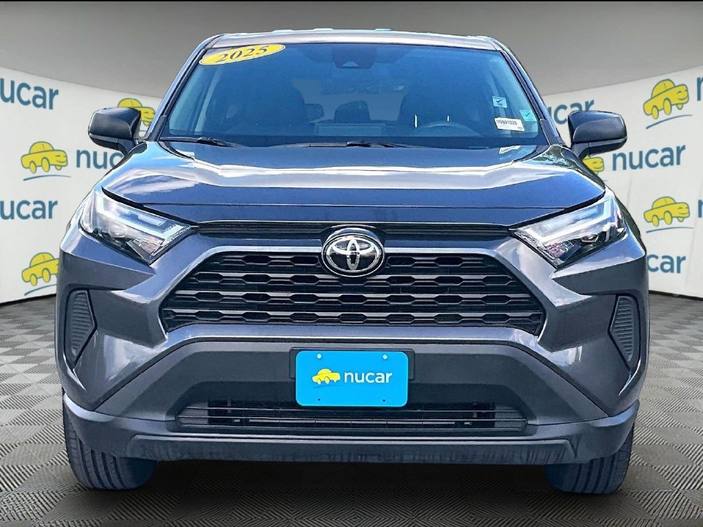 Used 2025 Toyota RAV4 LE AWD/4WD image 2