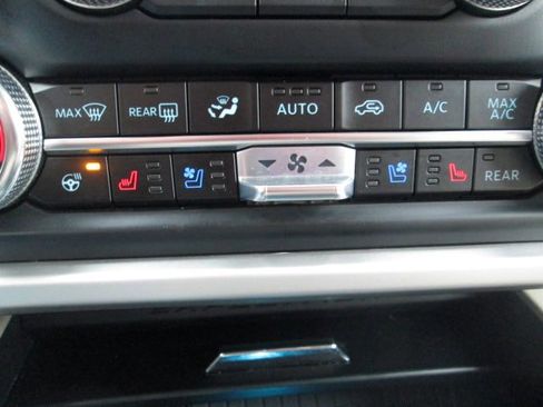 Used 2023 Ford Expedition Max XLT image 30