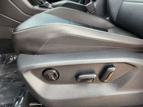 Used 2021 Volkswagen Tiguan SE w/ Panoramic Sunroof Package image 13