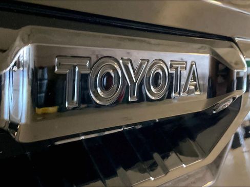 Used 2025 Toyota Tundra Platinum AWD/4WD image 31