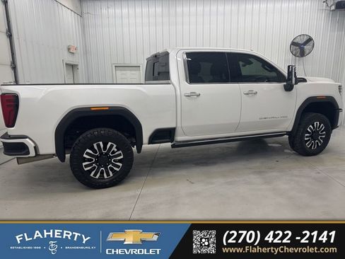 Used 2024 GMC Sierra 3500 Denali Ultimate image 2