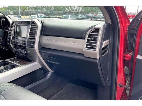 Used 2017 Ford F250 Lariat w/ Lariat Value Package AWD/4WD image 17