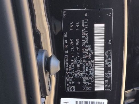 Used 2026 Toyota Highlander Platinum image 34