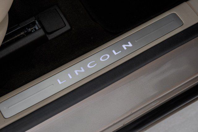Used 2019 Lincoln MKZ Reserve FWD image 41