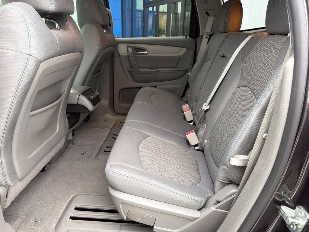Used 2017 Chevrolet Traverse LS FWD image 14