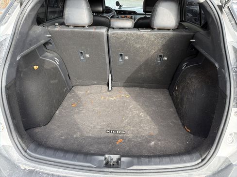 Used 2020 Nissan Kicks SR w/ SR Premium Package image 11