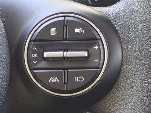 Used 2025 Kia Soul LX image 20