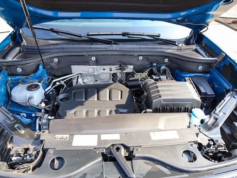 Certified 2025 Volkswagen Atlas SE image 32