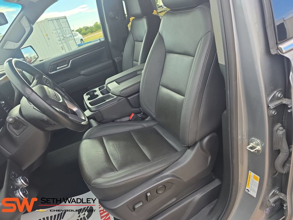 Used 2025 GMC Sierra 1500 SLT AWD/4WD image 16