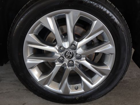 Used 2021 Toyota Highlander Limited image 27