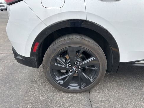 Used 2024 Buick Envision Sport Touring image 9