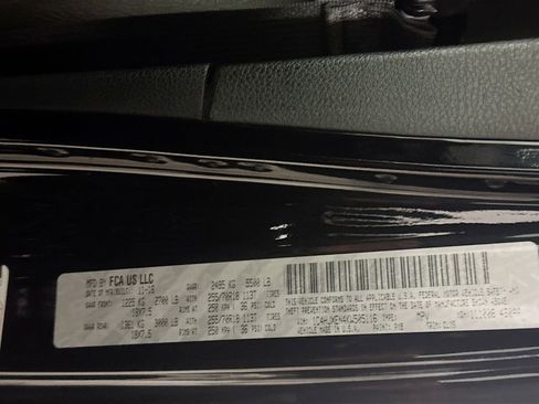 Used 2019 Jeep Wrangler Unlimited Sahara image 39