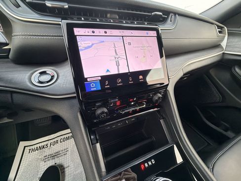 Used 2025 Jeep Grand Cherokee L Limited image 13