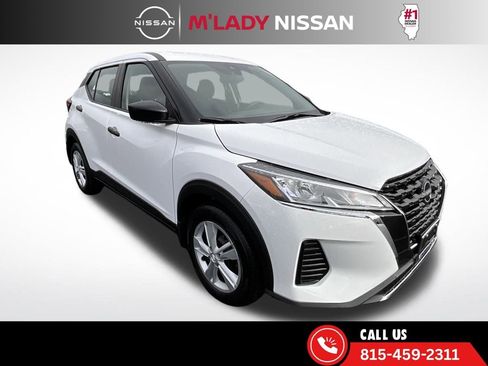 Certified 2025 Nissan Kicks Play S image 3