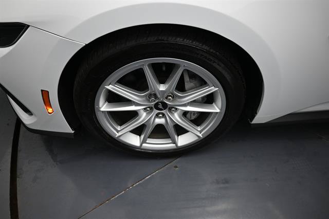 Used 2025 Ford Mustang GT Premium RWD image 18
