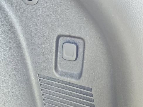 Used 2019 Chevrolet Blazer LT image 28