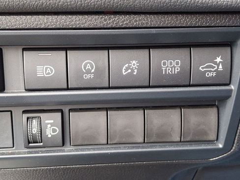 Used 2025 Toyota Tundra Limited AWD/4WD image 24