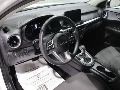 Used 2024 Kia Forte LXS FWD image 16
