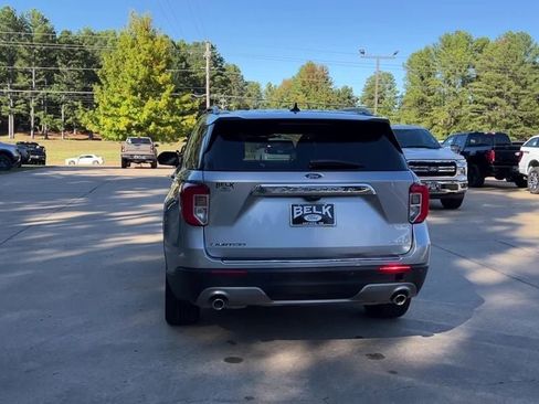 Used 2023 Ford Explorer Limited w/ Equipment Group 301A image 5
