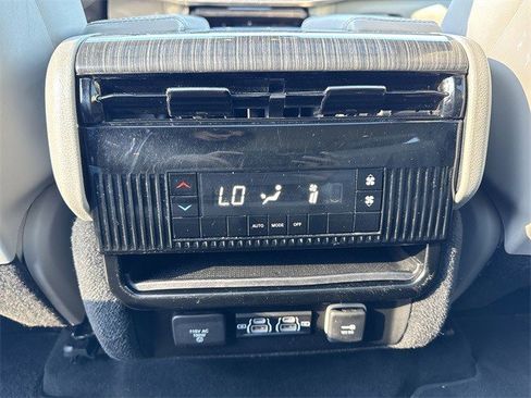 Used 2022 Jeep Wagoneer Series II w/ Premium Group I image 26