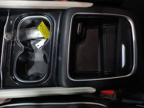 Used 2022 Chrysler Pacifica Limited image 38