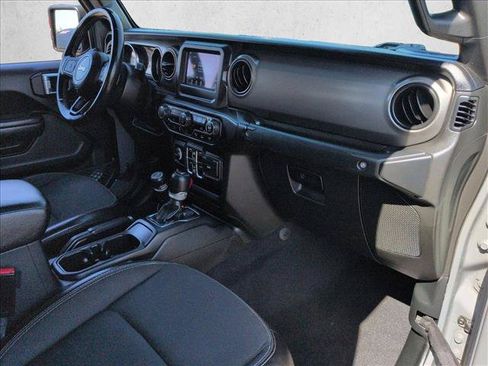Used 2021 Jeep Gladiator Sport AWD/4WD image 29