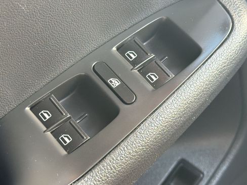 Used 2017 Volkswagen Jetta SE FWD image 26