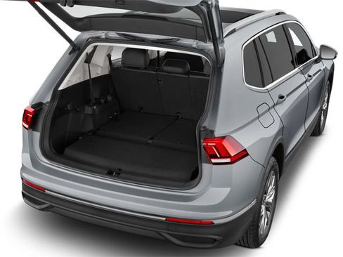Used 2025 Volkswagen Tiguan SE R-Line AWD/4WD image 7