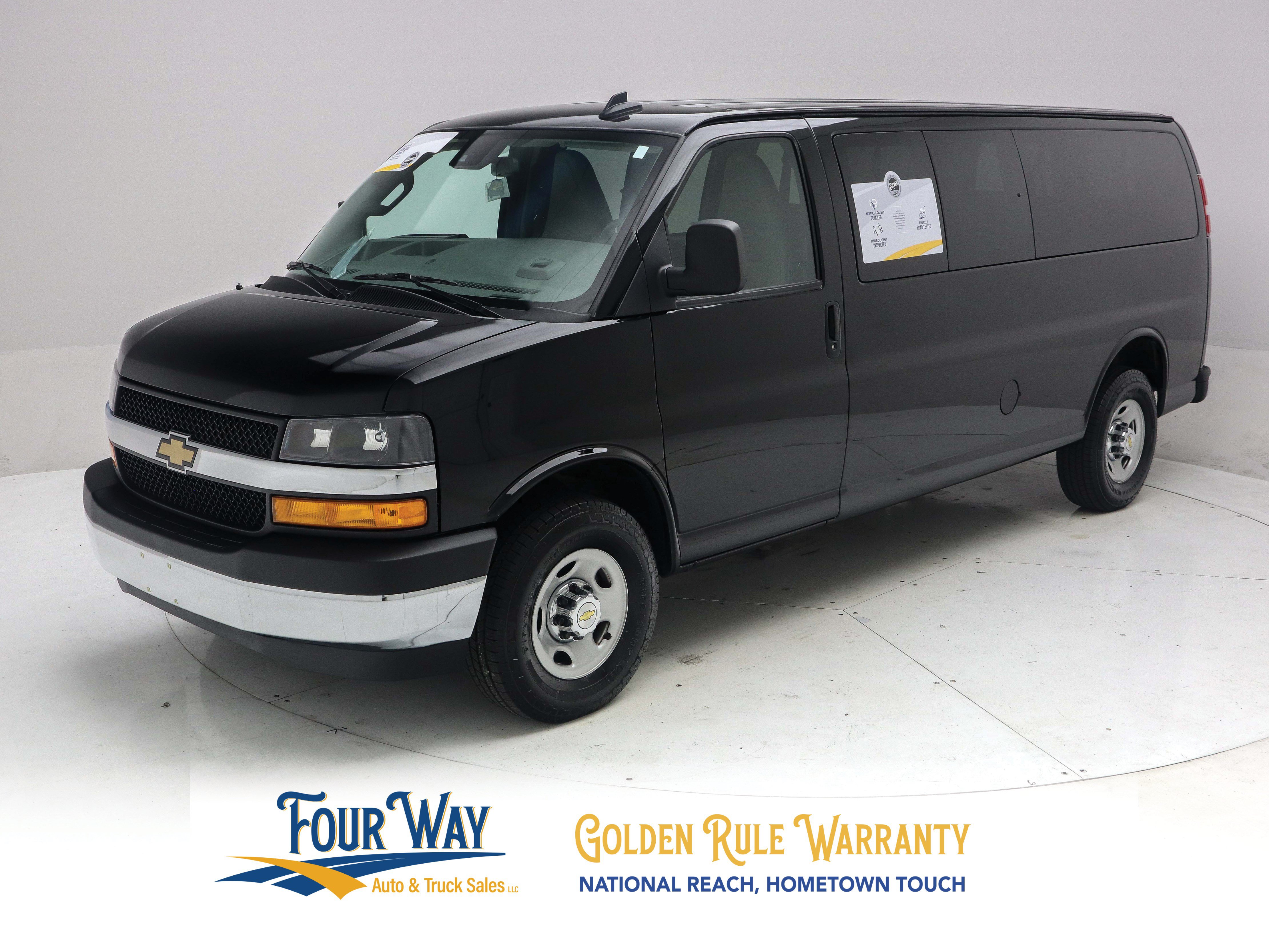 Used 2025 Chevrolet Express 3500 LT w/ LT Preferred Equipment Group RWD image 8