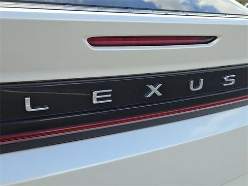 Used 2023 Lexus RZ 450e Premium image 32