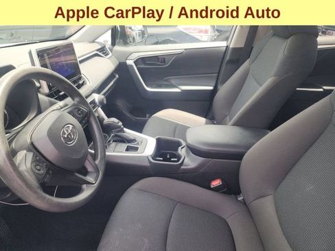 Used 2025 Toyota RAV4 LE AWD/4WD image 5