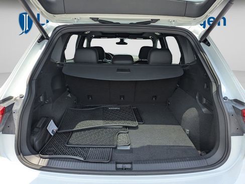 Used 2023 Volkswagen Tiguan SEL R-Line AWD/4WD image 17
